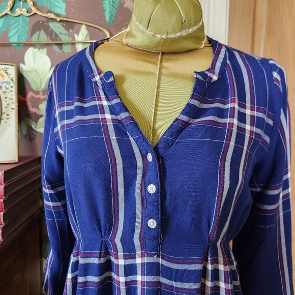 LED Luxe Essentials Plaid Top Size Small - Picture 2 of 12